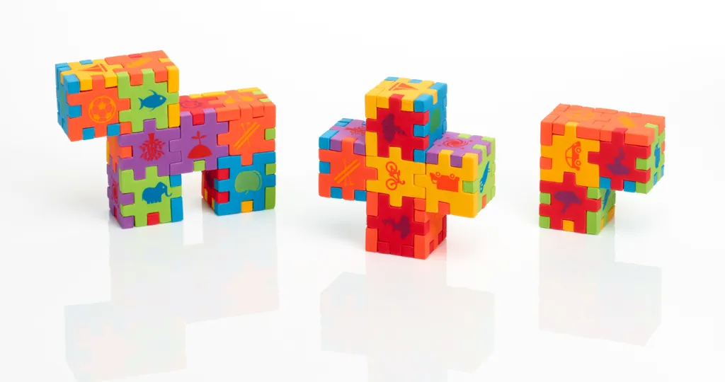 SmartGames_SGHC-101_Happy-Cube-Junior_product-shot_d95ebe.webp